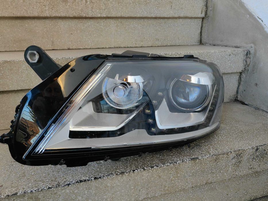 Фар VW Passat B7 Bi-Xenon LED ляв / Фар Пасат Б7 ксенон НОВ