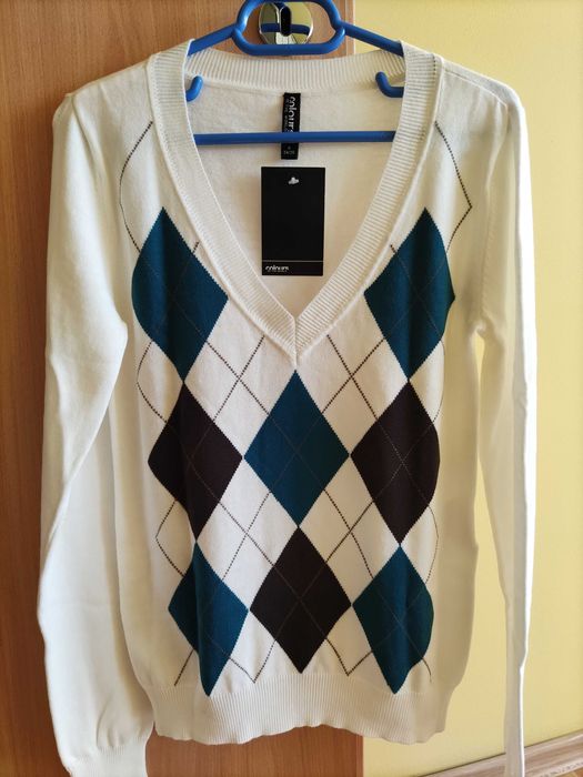 Pulover nou mărimea 34-36 (S)