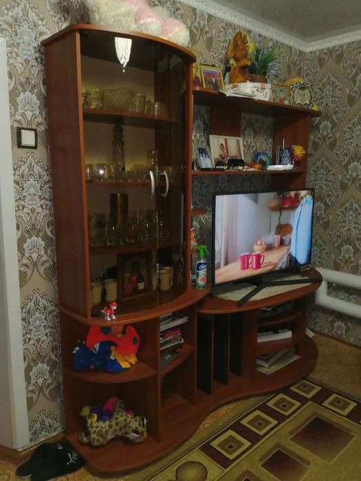 Продам стенка горка под телевизор