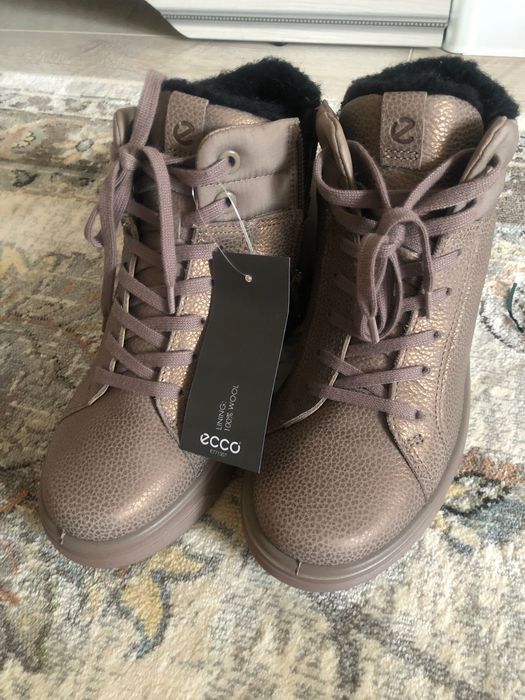Ботинки на девочку,ECCO