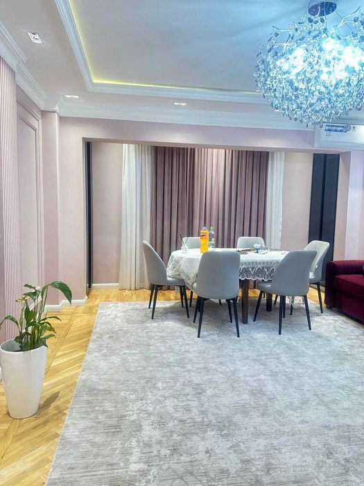 Сдаётся новая 2-х комнатная квартира в центре города