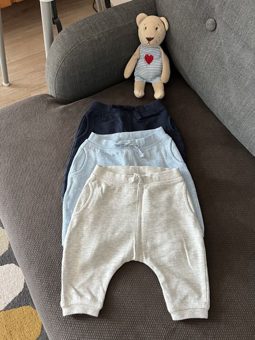 3 buc Next pantaloni grosi bebe 0-3 luni, în stare foarte bună.