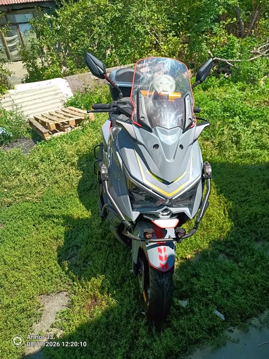 Продам скутор 180кубов