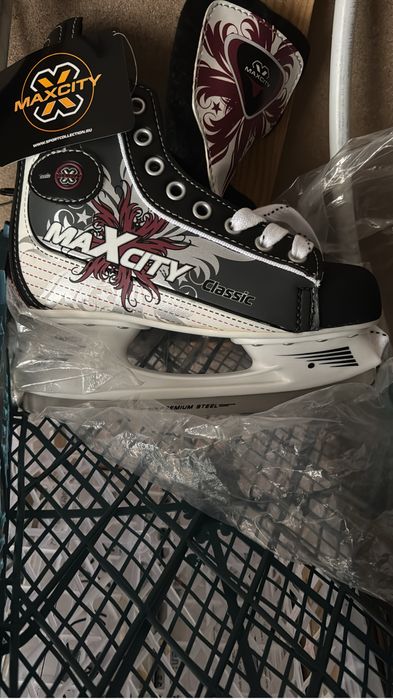 Коньки - MAXCITY абсолютно новые. 38 размер.