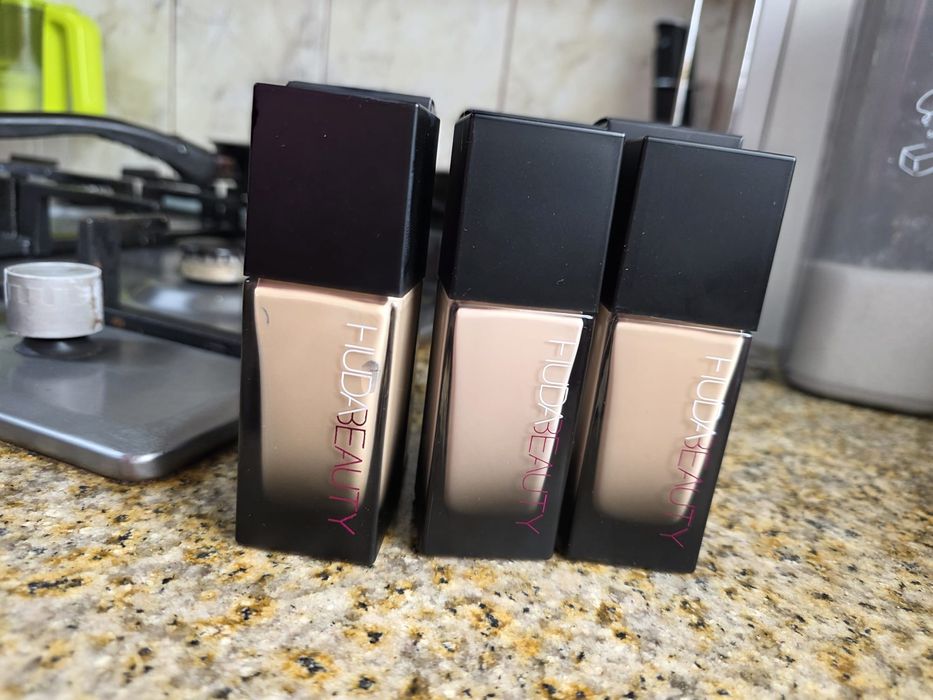 Fond de ten Huda Beauty