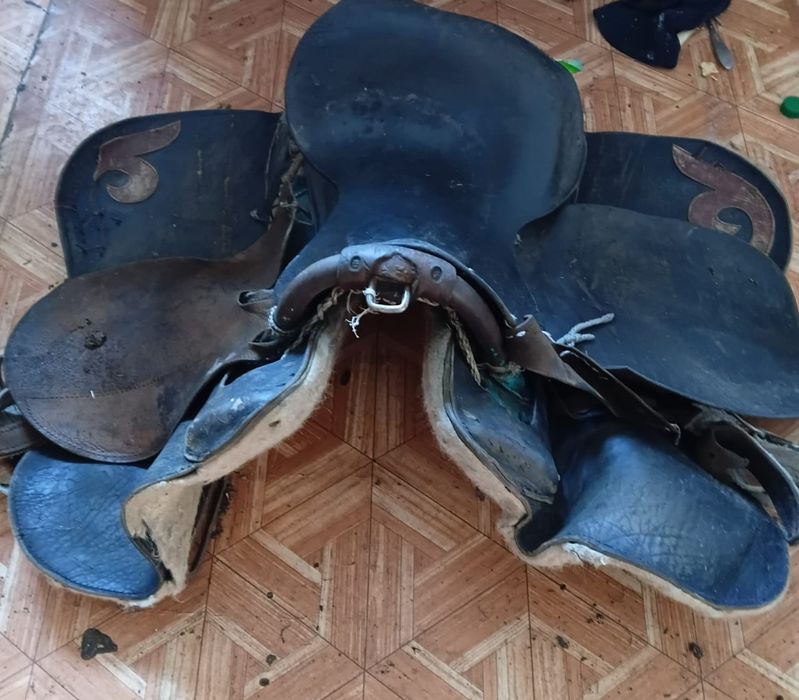 Продам седло для верховой езды