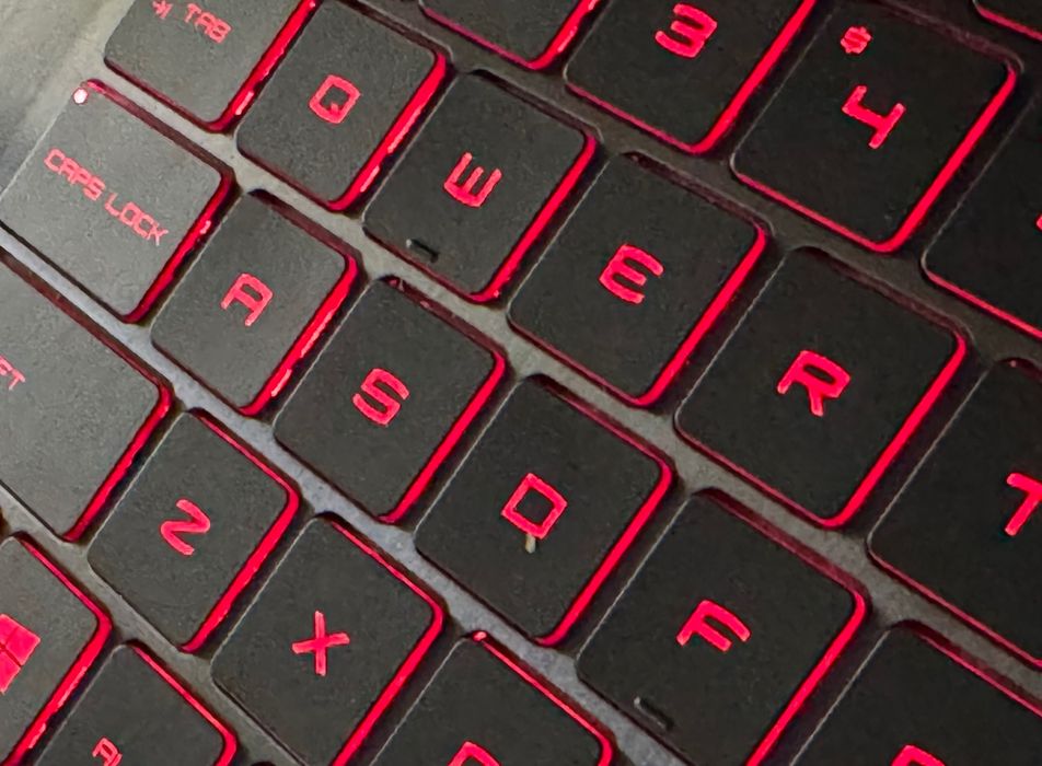 RTX 3050 /i5 11400H / 16GB РАМ/SSD/15.6 IPS 144hz /Hi-Res Audio/GAMING