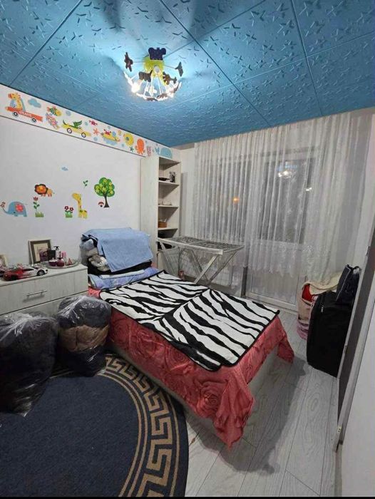 Închiriez apartament cu 3 camere