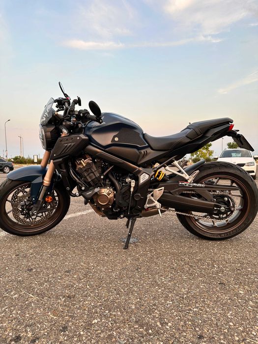 Honda CB650R 2021 | 19.000 KM | Full Accesorizată & Îngrijită