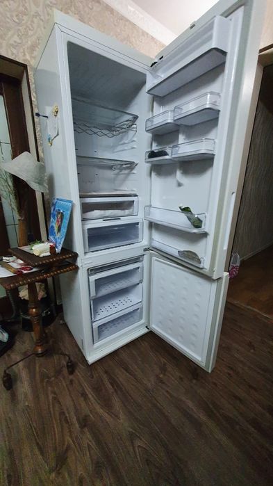 Холодильник самсунг!