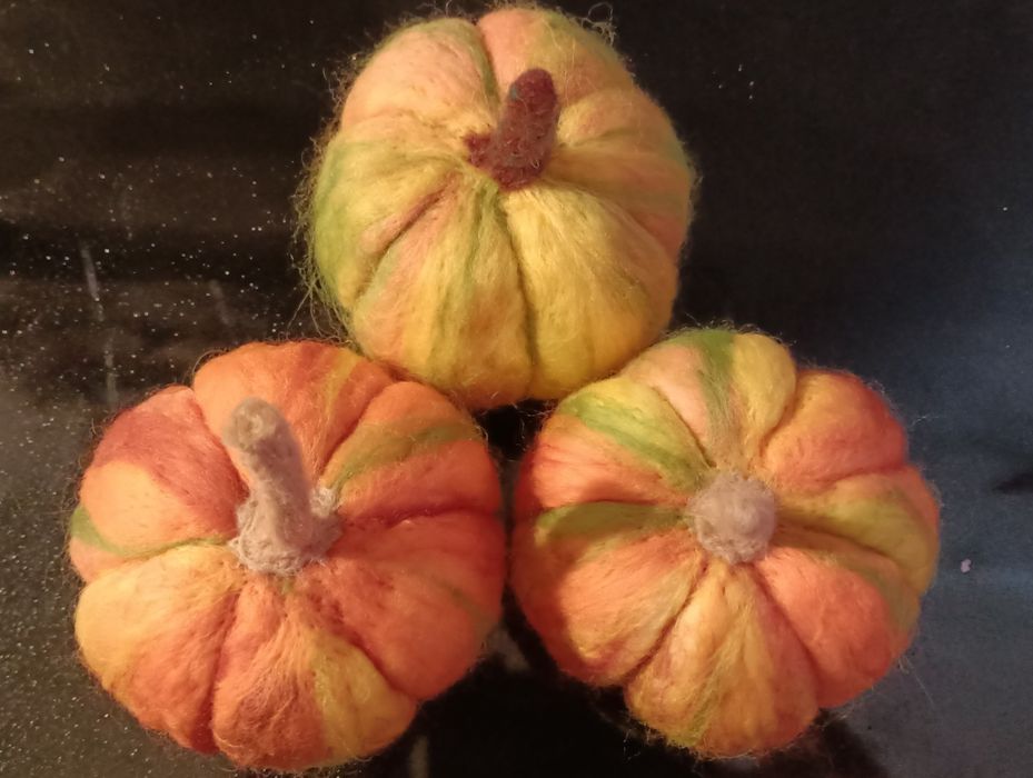 Тыквы из шерсти, сувенир и подарок