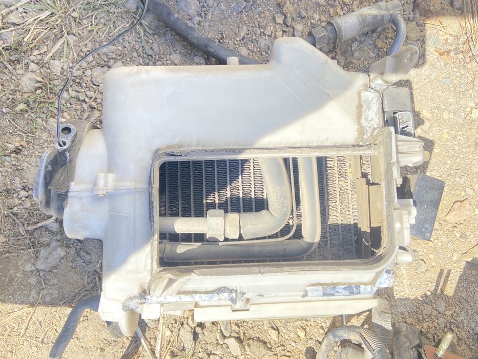 Корпус печки, моторчик печки, радиатор печки