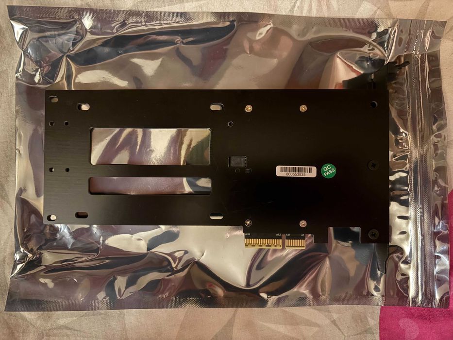 PCIe 4.0 x4 to U.2 SFF8639 адаптер със скоба