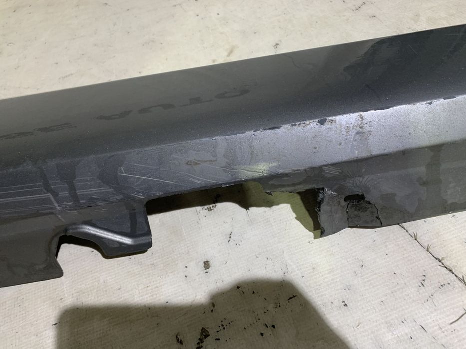 Prag dreapta BMW Seria 3 Coupe, Cabrio E92, E93, 2010, 2011, 2012, 2013, cod origine OE 51777227986.