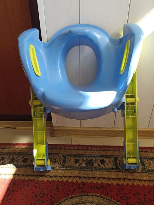 Стульчик, кресло для унитаза.