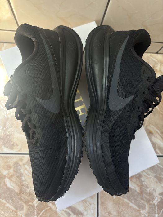 Nike маратонки 42 номер