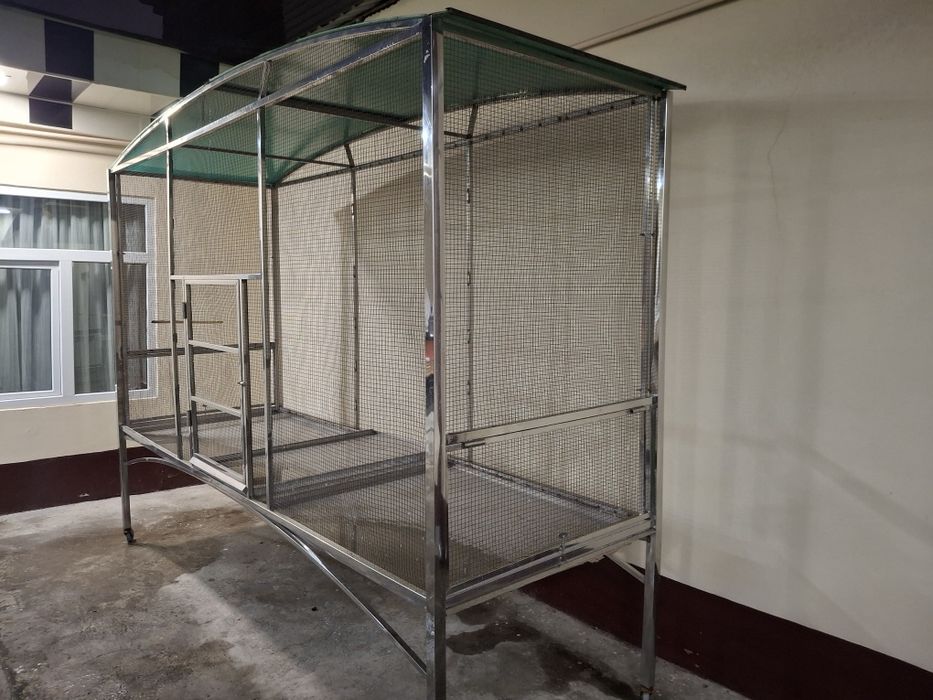 Qafas valer sotiladi