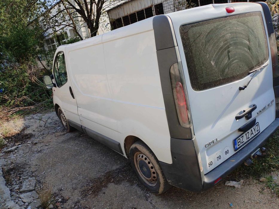 Dezmembrez opel vivaro fab 2004 stare perfecta de functionare