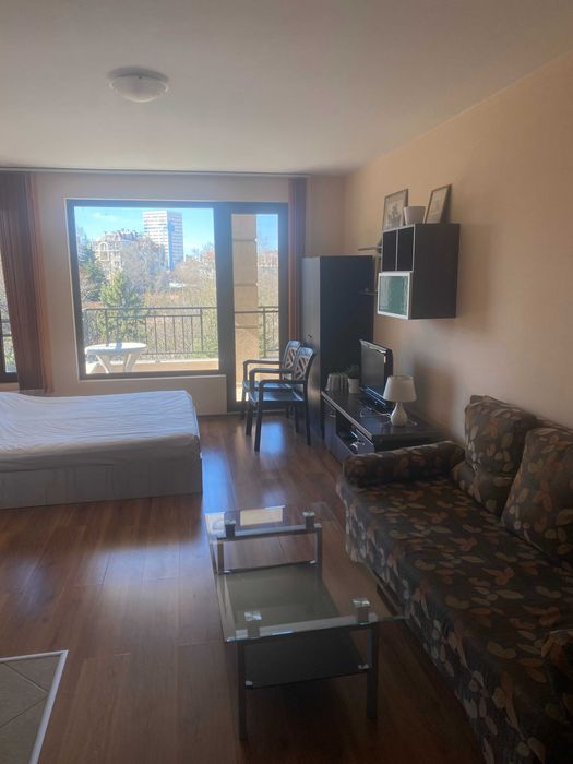 Дава се под наем Едностаен апартамент в Бургас, Лазур - 43 кв.м за 280.5 € - Снимка #2