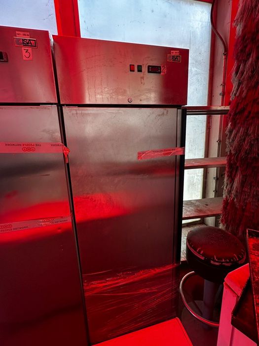 Иноксов хладилник,ракли и витрини