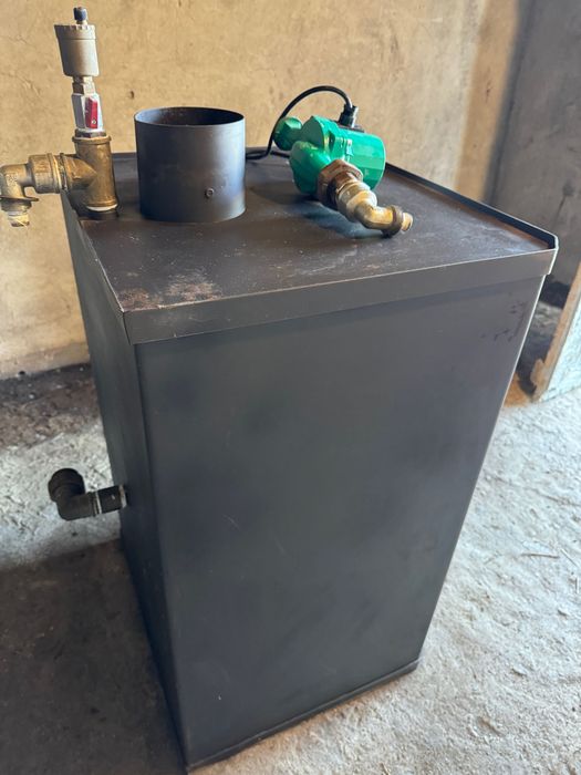 Продавам камина с водна риза 17 kw Прити
