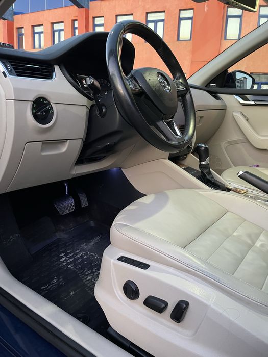 Skoda octavia 2.0 DSG parkassist 360 canton keyless columbus