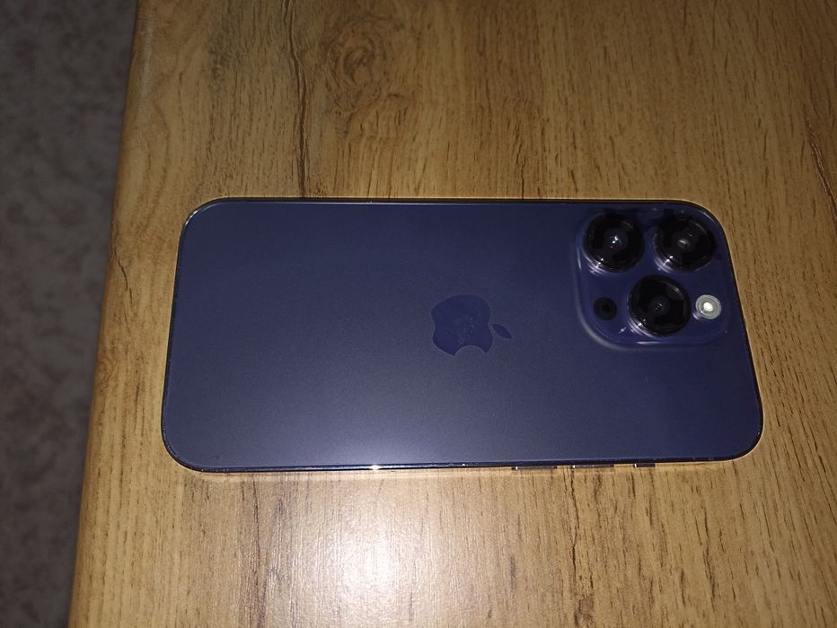 Продам Айфон 14 про