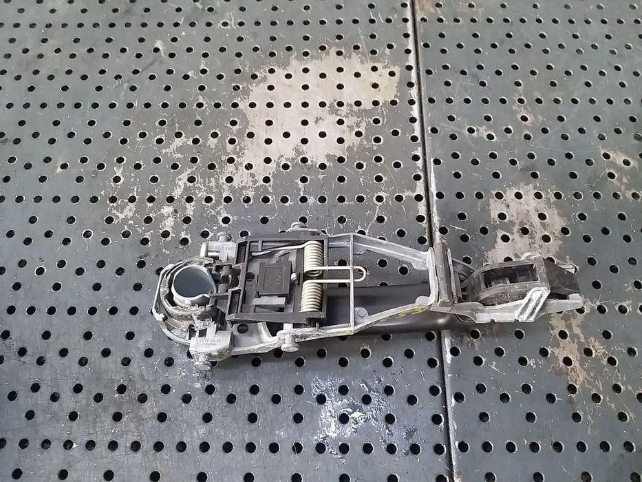 Maner usa stanga spate vw golf 5 1k
