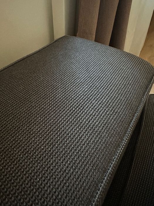 Двуместен сив диван Kivik (Ikea)