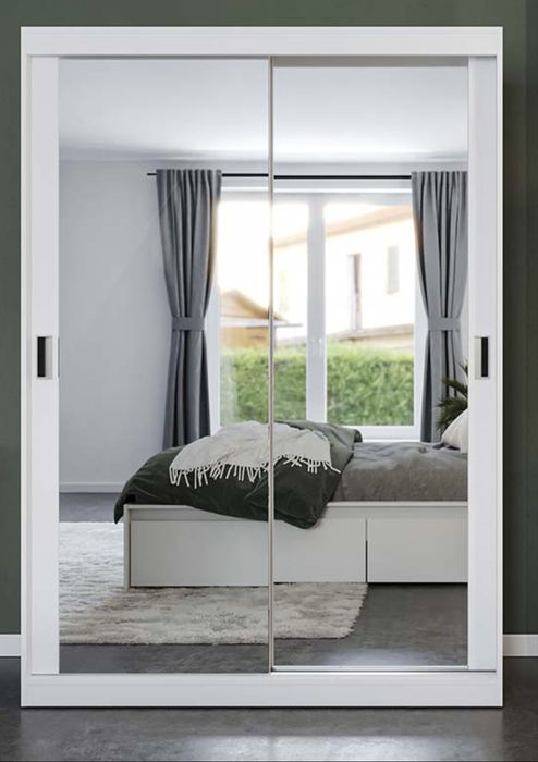 Dulap cu uși glisante