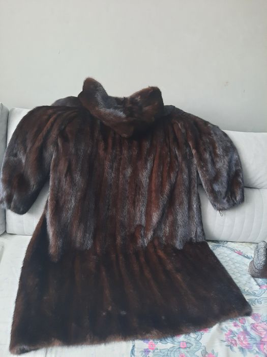 Шуба норковая цвет махагон