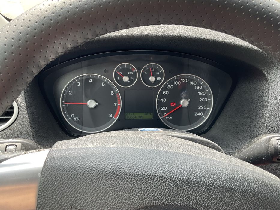 Vand Ford Focus 1.6 benzina 2006