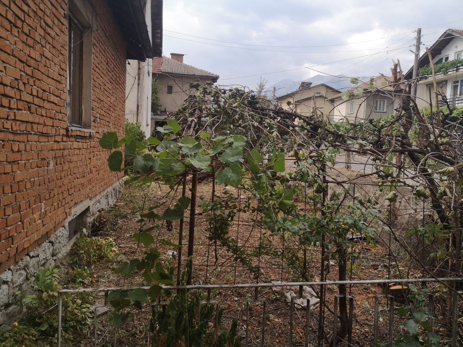 Къща с двор в Банско