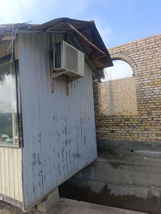 30 mln .Magazin. Qoʻlda taxlangan.vagonga javob 30mln soʻm kelishamiz