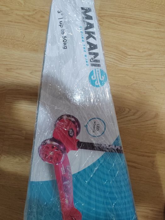 Нова сгъваема led тротинетка makani street race с колите