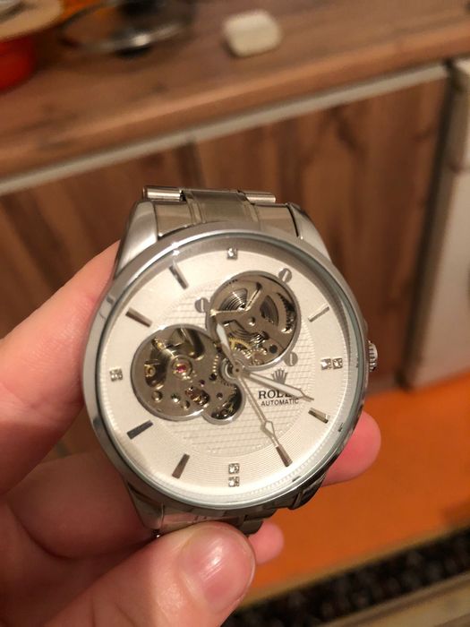 Rolex новые не разу не одевал