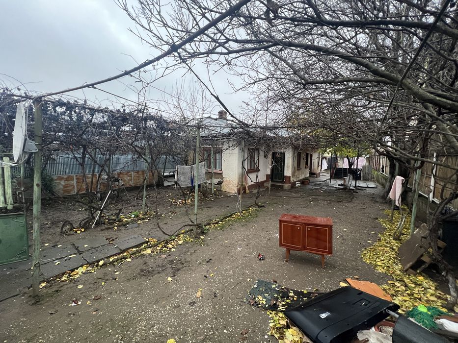 Casă locuibila - suprafata 410mp - Prelungirea Ghencea - Doua iesiri