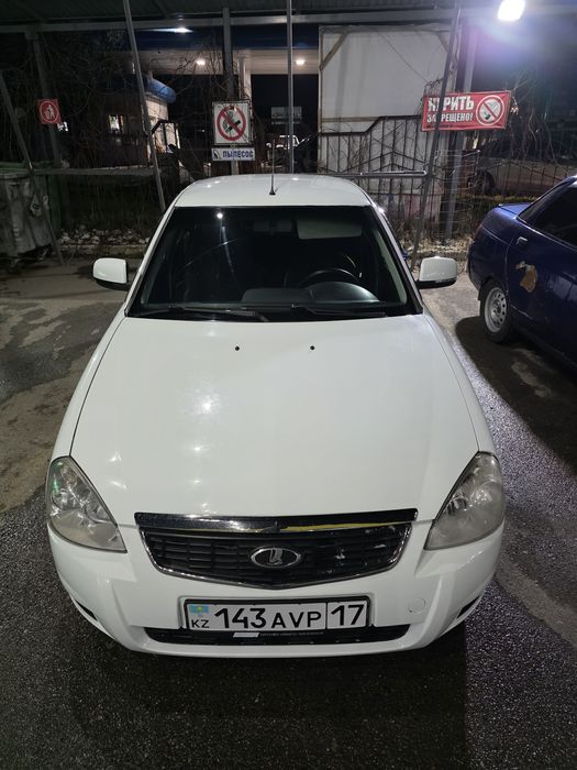 Приора хетчбек срочно