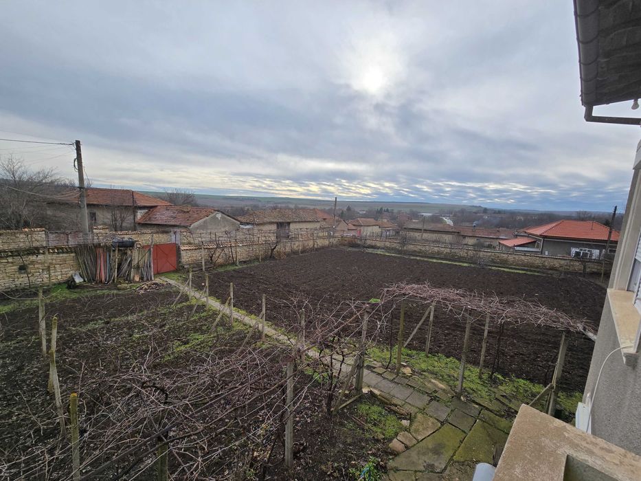 Къща в село Полски Сеновец