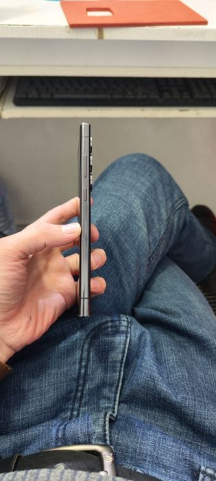 Samsung S23 Ultra.    juda arzon