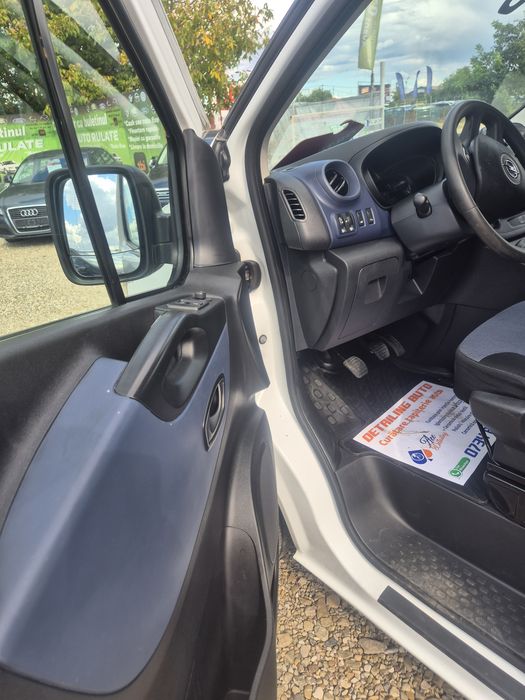 Opel Vivaro / 2019/ 6 locuri+marfă  / 161.131 km/ garantie  12 luni