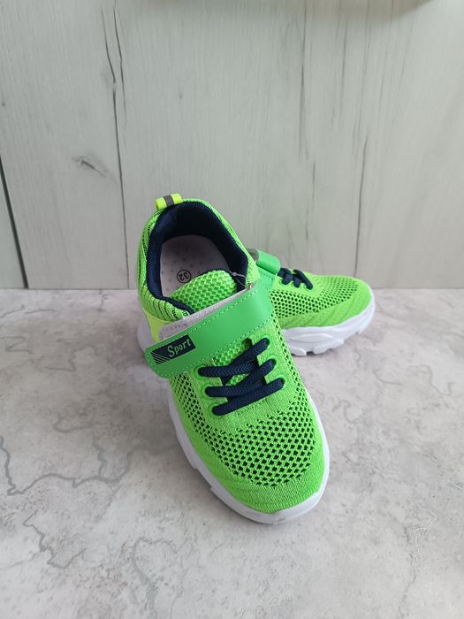 Продам кроссовки