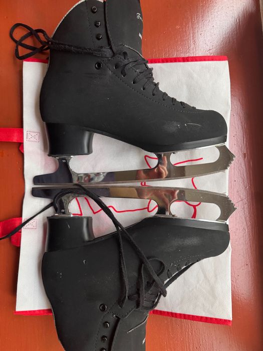 Фигурные Коньки Jackson Freestyle (черные)