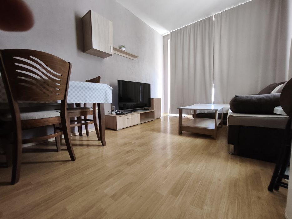 Дава се под наем Двустаен апартамент в Свети Влас - 50 кв.м за 306 € - Снимка #1