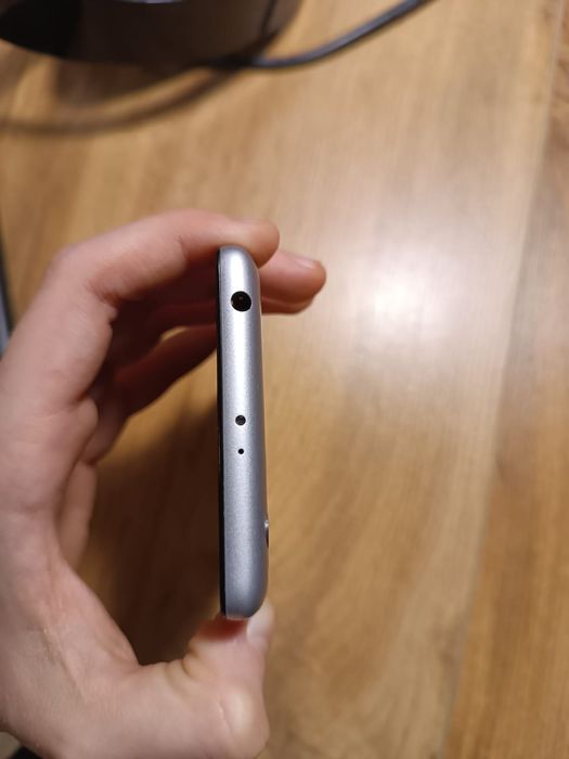 Продам телефон Xiaomi Redmi 3S