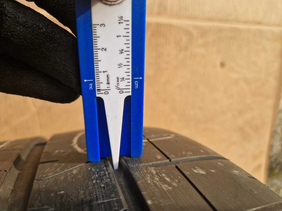 2 Pirelli R21 315/30 Летни гуми  DOT4223