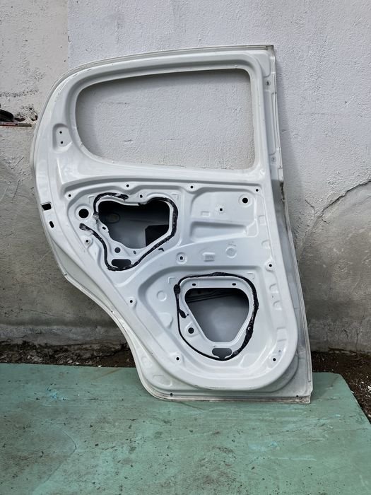 Задна лява врата за Citroen C1 Ситроен Ц1 Peugeot 108 Пежо 108  2014-2022г