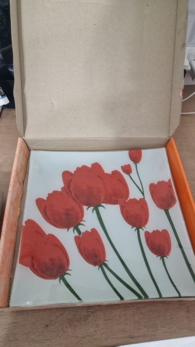 Продам новый набор тарелок