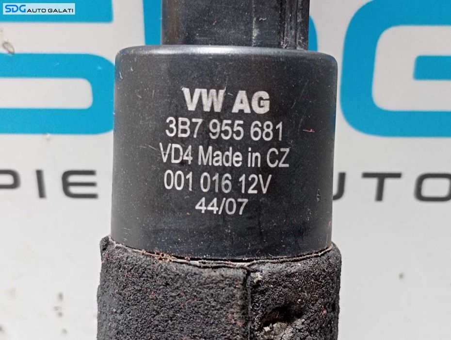 Pompa Pompita de la Vas Stropgel pentru Sistem Spalator Spalatoare Far Faruri Skoda Octavia 2 2004 - 2013 Cod 3B7955681 [M5476]