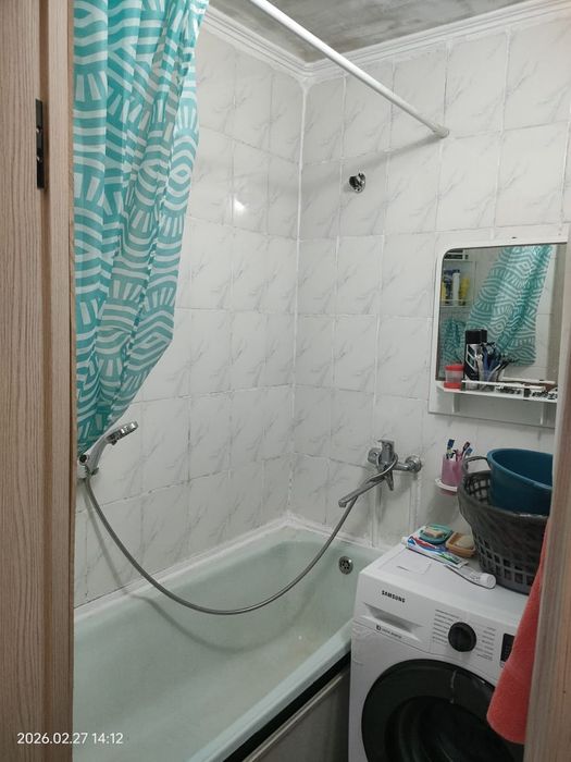 Продам 2 к квартиру 4/5  р-он ДБС.